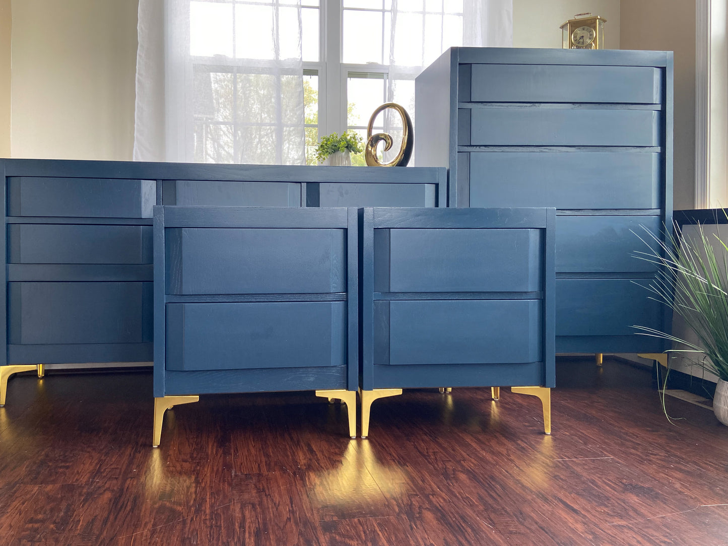 Huntley by Thomasville Modern Mid-century TrueNavy Dresser/Nightstands/Bedroom Set