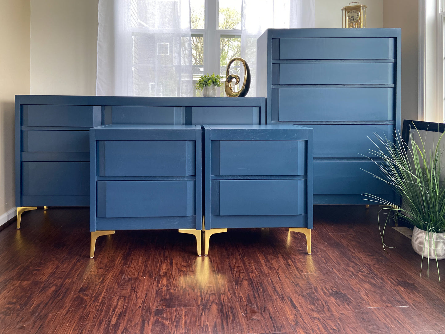 Huntley by Thomasville Modern Mid-century TrueNavy Dresser/Nightstands/Bedroom Set